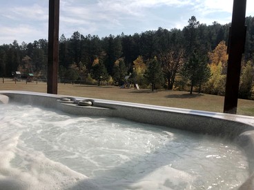 Lush Creekside Vacation Rental Haven near Mount Rushmore in South Dakota - Keystone, South Dakota - glamping.directory