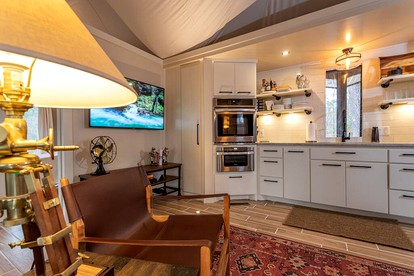 Serenity for Friends: Luxe Tented Cabin and Hot Tub Delight in Hot Springs, AR - Hot Springs National Park, Arkansas - glamping.directory
