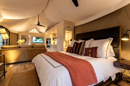 Serenity for Friends: Luxe Tented Cabin and Hot Tub Delight in Hot Springs, AR - Hot Springs National Park, Arkansas - glamping.directory