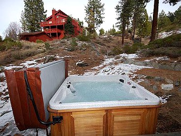 Relaxing Winter Getaway with a Hot Tub near South Lake Tahoe, California - South Lake Tahoe, California - glamping.directory