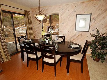 Relaxing Winter Getaway with a Hot Tub near South Lake Tahoe, California - South Lake Tahoe, California - glamping.directory