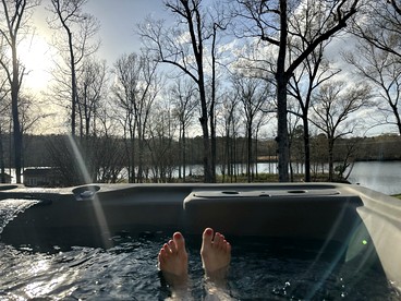 Outstanding Cottage with Swimming Pool in Hot Springs, Arkansas - Hot Springs, Arkansas - glamping.directory