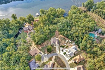 Outstanding Cottage with Swimming Pool in Hot Springs, Arkansas - Hot Springs, Arkansas - glamping.directory