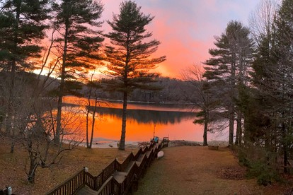 Mountain Lake House in North Carolina - Glenville, North Carolina - glamping.directory