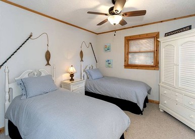 Mountain Lake House in North Carolina - Glenville, North Carolina - glamping.directory