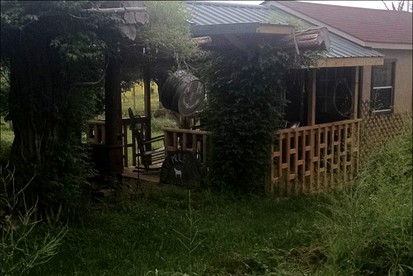 Idyllic Tiny House Rental on a Peaceful Farm in Middle Tennessee - Sparta, Tennessee - glamping.directory