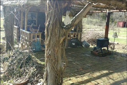 Idyllic Tiny House Rental on a Peaceful Farm in Middle Tennessee - Sparta, Tennessee - glamping.directory