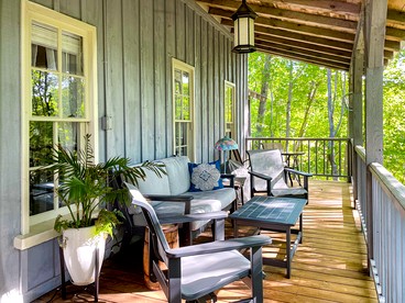 Charming Historic Cottage in Restored 19th-Century Schoolhouse near Dahlonega, Georgia - Dahlonega, Georgia - glamping.directory