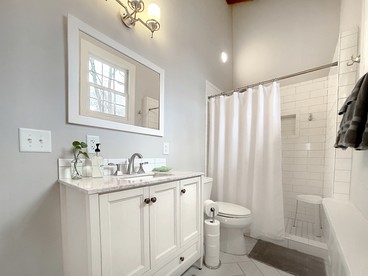 Charming Historic Cottage in Restored 19th-Century Schoolhouse near Dahlonega, Georgia - Dahlonega, Georgia - glamping.directory