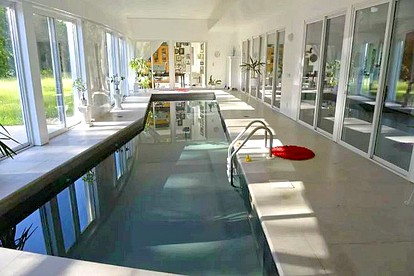 Fabulous Retreat with an Indoor Pool and Sauna for a Luxury Getaway in Champaign, Illinois - Champaign, Illinois - glamping.directory