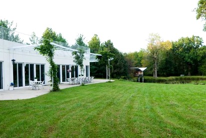 Fabulous Retreat with an Indoor Pool and Sauna for a Luxury Getaway in Champaign, Illinois - Champaign, Illinois - glamping.directory
