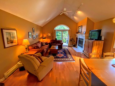 Cozy Mount Washington Cabin Ideal for Glamping in New Hampshire - Carroll, New Hampshire - glamping.directory