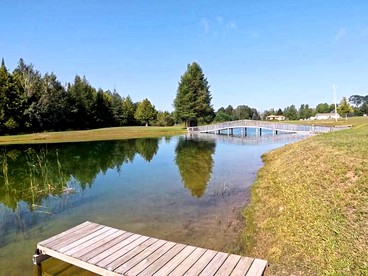 Stunning Cabin Getaway Perfect for Large Groups Situated in Boyne Falls, Michigan - Boyne Falls, Michigan - glamping.directory