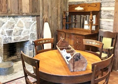 Historical Log Cabin for a Glamping Getaway in Washington, Arkansas - Washington, Arkansas - glamping.directory