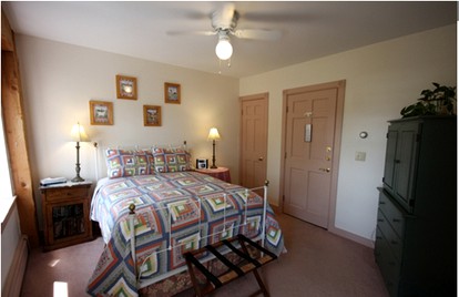 Private Suite for Rent on a Delightful Farm Retreat in Hallowell, Maine - Hallowell, Maine - glamping.directory