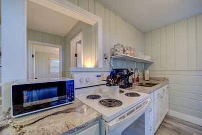 Glamping Getaway to Lake Michigan - Perfect for Romantic Escapes - Muskegon, Michigan - glamping.directory