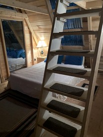 Incredible A-Frame Tree House Overlooking the Raystown Branch Juniata River and Surrounded by Trees for a Peaceful Getaway in Hopewell, Pennsylvania - Hopewell, Pennsylvania - glamping.directory