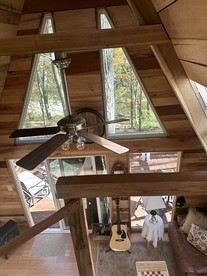 Incredible A-Frame Tree House Overlooking the Raystown Branch Juniata River and Surrounded by Trees for a Peaceful Getaway in Hopewell, Pennsylvania - Hopewell, Pennsylvania - glamping.directory