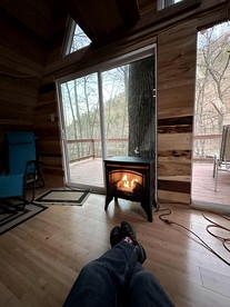 Incredible A-Frame Tree House Overlooking the Raystown Branch Juniata River and Surrounded by Trees for a Peaceful Getaway in Hopewell, Pennsylvania - Hopewell, Pennsylvania - glamping.directory