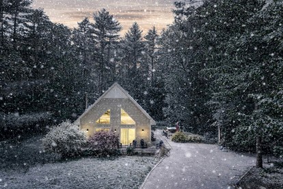Cozy Cabin Retreat Near Saco River in Conway, New Hampshire - Conway, New Hampshire - glamping.directory