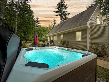 Cozy Cabin Retreat Near Saco River in Conway, New Hampshire - Conway, New Hampshire - glamping.directory