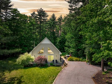 Cozy Cabin Retreat Near Saco River in Conway, New Hampshire - Conway, New Hampshire - glamping.directory