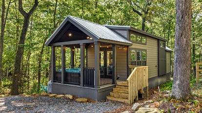 Amazing Secluded Cabin with Fire Pit and Fireplace in Mentore, Alabama - Mentone, Alabama - glamping.directory
