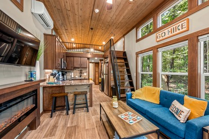 Amazing Secluded Cabin with Fire Pit and Fireplace in Mentore, Alabama - Mentone, Alabama - glamping.directory