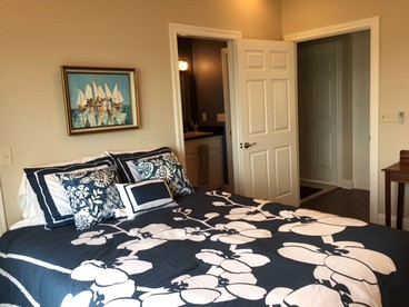 Rustic Cottage Rental on the Shores of a Lake near Rogers, Arkansas - Rogers, Arkansas - glamping.directory