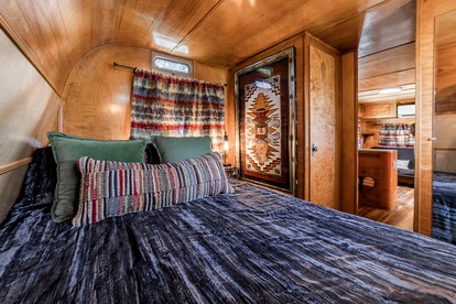 Vintage Camper Amazingly Equipped Great for a Unique Getaway in Texas - Spicewood, Texas - glamping.directory
