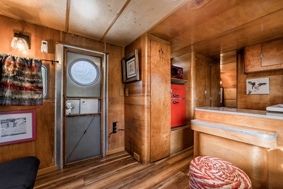 Vintage Camper Amazingly Equipped Great for a Unique Getaway in Texas - Spicewood, Texas - glamping.directory