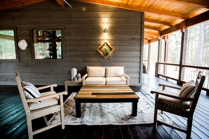 Luxury Cabin with a Private Hot Tub and Fire Pit in Hochatown, Oklahoma - Hochatown, Oklahoma - glamping.directory