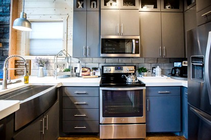 Luxury Cabin with a Private Hot Tub and Fire Pit in Hochatown, Oklahoma - Hochatown, Oklahoma - glamping.directory