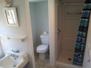 18th-Century Cottage with Historic Fixtures in Lincoln County, Maine - West Boothbay Harbor, Maine - glamping.directory