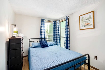 Wooded Retreat with Community Amenities, Hot Tub & Fire Pit Just Minutes to Sleepy Creek and Berkeley Springs in Hedgesville, WV - Hedgesville, West Virginia - glamping.directory