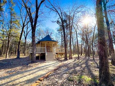 Luxurious Romantic Glamping Cabin with Outdoor Tub near Lake Fork in East Texas - Point, Texas - glamping.directory