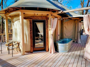 Luxurious Romantic Glamping Cabin with Outdoor Tub near Lake Fork in East Texas - Point, Texas - glamping.directory
