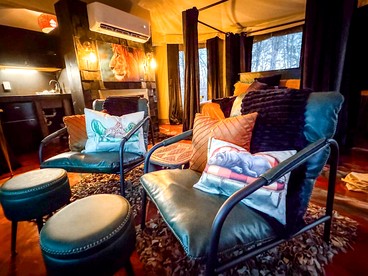 Luxurious Romantic Glamping Cabin with Outdoor Tub near Lake Fork in East Texas - Point, Texas - glamping.directory