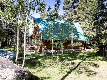Secluded Cabin Getaway near Lemon Reservoir in the Stunning Forests of Colorado - Durango, Colorado - glamping.directory