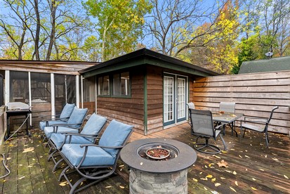 Family-Friendly Mountain Cabins with Bunkhouse & Resort Amenities Near Sleepy Creek, Hedgesville, WV - Hedgesville, West Virginia - glamping.directory