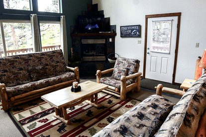 Rustic Mountain Retreat with Continental Divide Views near Rocky Mountain National Park, Colorado - Estes Park, Colorado - glamping.directory