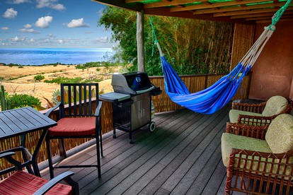Luxury Beachside Cottage Rental for Three in Kamuela, Hawaii - Kamuela, Hawaii - glamping.directory