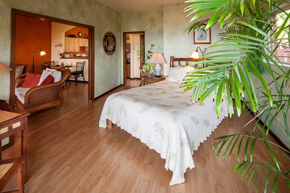 Luxury Beachside Cottage Rental for Three in Kamuela, Hawaii - Kamuela, Hawaii - glamping.directory