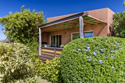 Luxury Beachside Cottage Rental for Three in Kamuela, Hawaii - glamping.directory