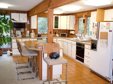 Family-Friendly Cabin in the Deerfield Valley of Mount Snow, West Dover Vermont - West Dover, Vermont - glamping.directory