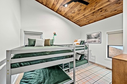 Incredible Chic Cabin with Indoor Pool, Spa and Outdoor Living Area in Tennessee - Sevierville, Tennessee - glamping.directory
