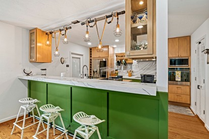 Amazing Waterfront Home with Stunning Sunset Views and a Private Pier in Galveston, Texas - Galveston, Texas - glamping.directory