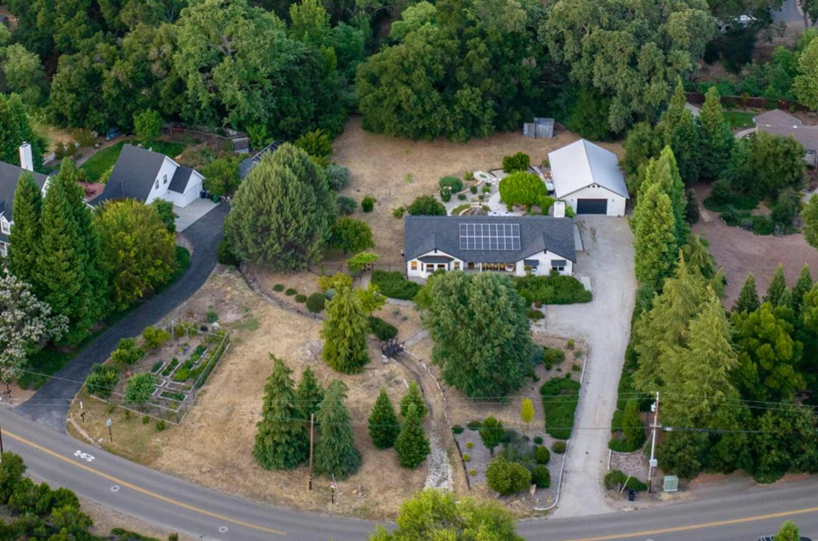 Chateau Vigne Boondocks + RV sites - glamping.directory