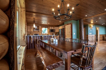 Experience Hilltop Privacy in a Luxury Log Home with Epic Mountain Views in Lake Placid, NY - Lake Placid, New York - glamping.directory