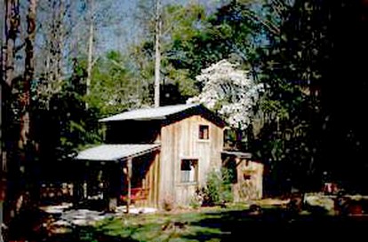 Comfortable Cottage Nestled on a Creek near Great Smoky Mountains National Park, Tennessee - Cosby, Tennessee - glamping.directory